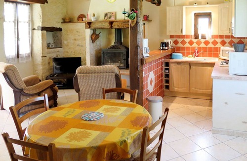 Lalbenque Villa | Beautiful private villa for 4 people with TV, terrace and pets allowed