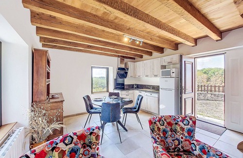 Labastide-Murat Villa | Beautiful private villa for 4 people with TV, terrace, pets allowed and panoramic view