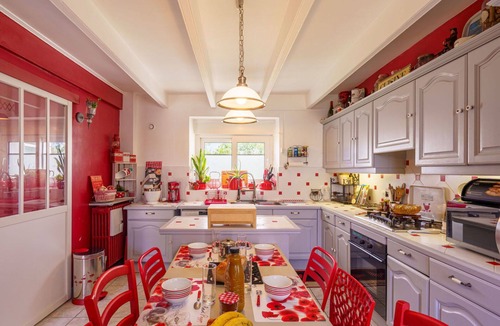 Primelin House | Beautiful private villa for 10 guests with WIFI, TV and terrace