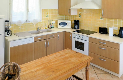 Andressac House | Beautiful private villa with WIFI, private pool, TV, patio, pets allowed, panoramic view and par.