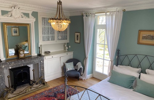 Mansencome House | Beautiful stone house with stunning panoramic views set in idyllic countryside.