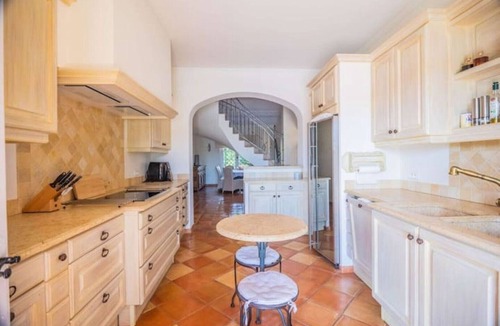 Sainte-Maxime - Saint-Tropez Villa | Beautiful sunny villa with pool in secure domaine and access to private beach