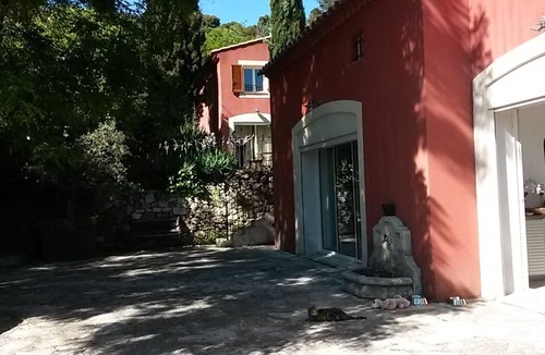 Les Trois Lucs House | BEAUTIFUL VILLA pool, jacuzzi, garden calm Raised, In Marseille Doors