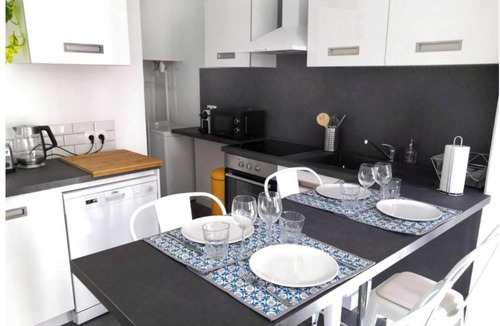 Old Town Apartment | Beautifully Bright Apartment in Old Town Saint-Tropez