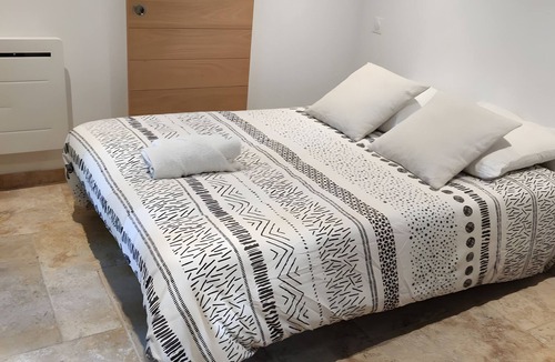 Sainte-Engrace Bed & Breakfast | Bed and Breakfast 'Jolie' with Mountain View, Private Terrace and Wi-Fi