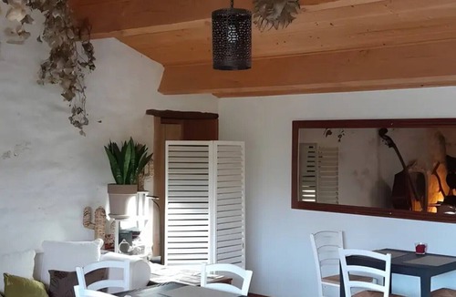 Heirs-Brouage Bed & Breakfast | Bed and Breakfast 'Chambres D'hôtes La Marouette 2' with Shared Terrace and Wi-Fi
