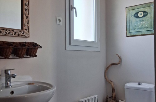 Heirs-Brouage Bed & Breakfast | Bed and Breakfast 'Chambres D'hôtes La Marouette 3' with Shared Terrace and Wi-Fi