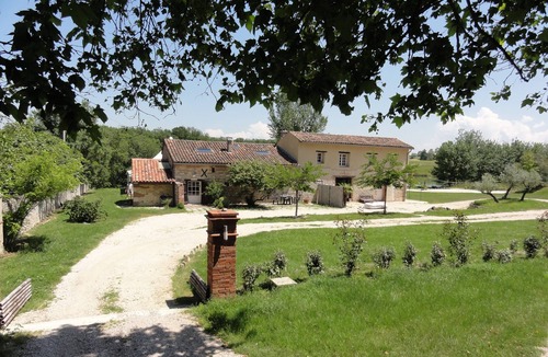 Laborie Hotel | Bed and Breakfast Midi-Pyrenees - The Lake Crivito