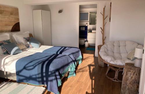 Boulouris-sur-Mer Bed & Breakfast | Bed,Kitchen and Swimming Pool Villa Esterel