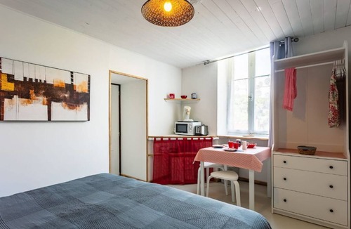 Cabrerets Apartment | Bedroom with dining area +bathroom - View & Garden