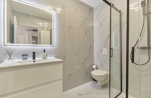 Vitrolles Apartment | Bellerive - 10min de l'Aéroport de Marseille