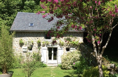 Saint-Julien-pres-Bort House | Between lakes and forests, the Ardoisette charming cottage *** in a 1 ha property