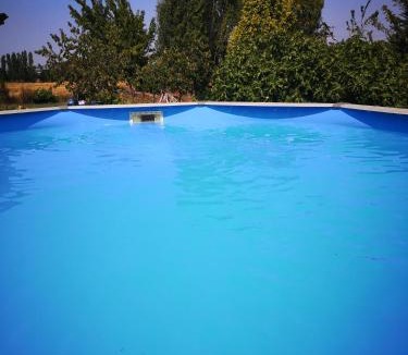Monflanquin Bed & Breakfast | Blue Banane