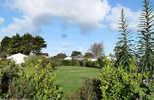 Brignogan-Plage House | "Boheme" Dune Garden Cottage: 3 bedrooms, sleeps 6