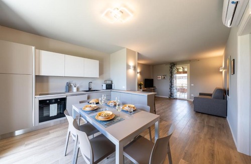 Lonato del Garda Apartment | Borgo Predeschera