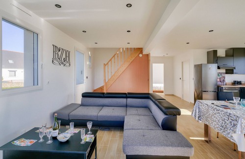 Penmarch Ski Chalet | Breton stay for 7 with view of Eckmühl lighthouse