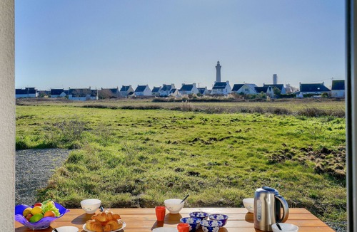 Penmarch Ski Chalet | Breton stay for 7 with view of Eckmühl lighthouse