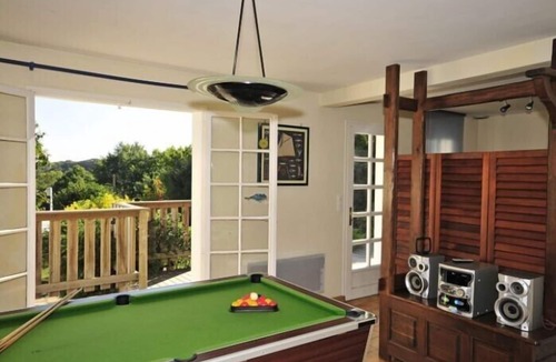 Clohars-Carnoet Villa | Breton style villa set in a large garden, indoor heated pool (28°), jacuzzi
