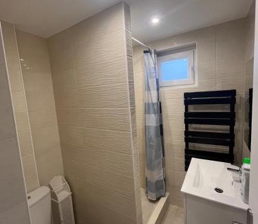 Bourg-les-Valence Apartment | Bright 2 bedroom apartment Private parking 5 minutes from Valence