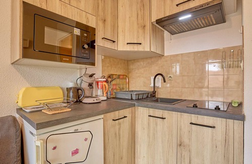 Barbotan-les-Thermes Apartment | Bright apartment for 2, pet-friendly, parking & WiFi