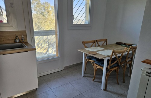 Le Pradet Apartment | Bright apartment - near the beach