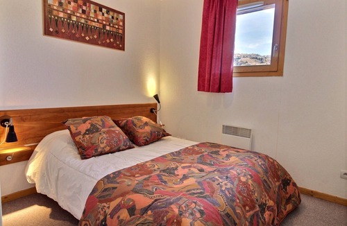 Saint-Etienne-en-Devoluy Apartment | Bright apartment with balcony close to ski slopes