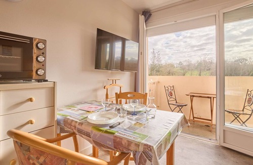 Barbotan-les-Thermes Apartment | Bright central studio with balcony, pets allowed