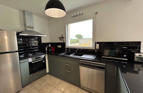 L'Aber Vrac'h House | Bright, comfortable house with enclosed garden