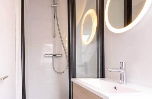Alphonse Guerin Apartment | Bright duplex - Station & center on foot - Au Calme