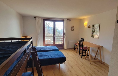 Saint-Michel-de-Chaillol Apartment | Bright apartment 6 pers, pets allowed, south balcony, ski-in/ski-out