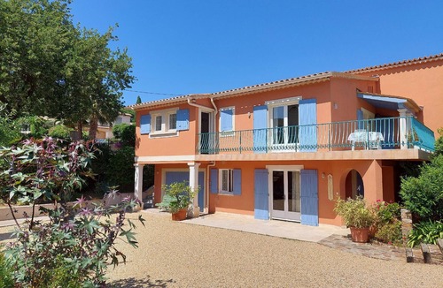 Plage de la Garonnette House | Bright House in Sainte-Maxime with Private Pool