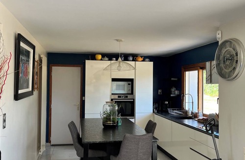 Kerherou Bed & Breakfast | Bright house with private garden, Brigneau harbour