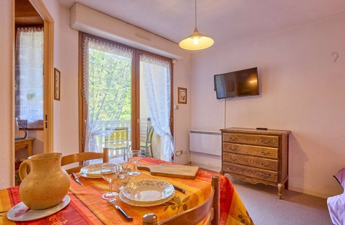 Barbotan-les-Thermes Apartment | Bright studio near spa with WIFI and pets allowed