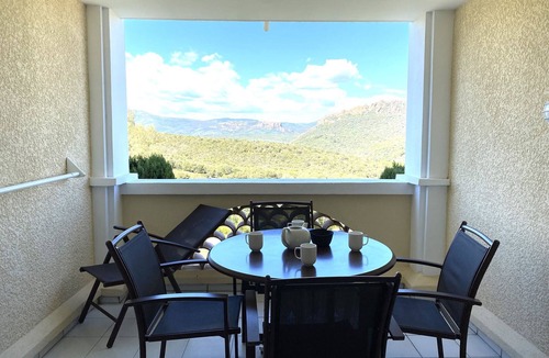 Cap Esterel Apartment | Bright studio 1st floor with covered terrace, pool access - 4 pers