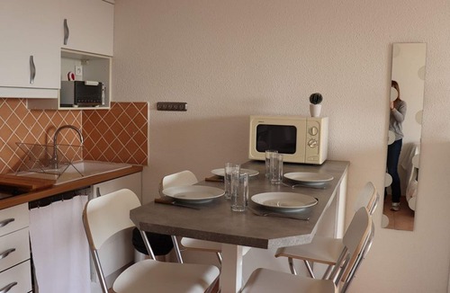 Cavalaire-sur-Mer Apartment | Bright studio-cabin with terrace, parking, near beach