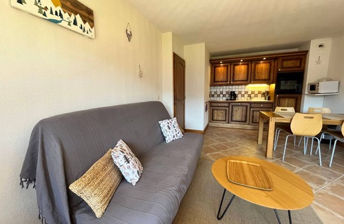 Samoens Apartment | Bright T2 Apartment with Terrace and Wifi