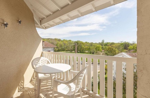 Barbotan-les-Thermes Apartment | Bright T2 with Balcony, WIFI, Parking, Pets Allowed