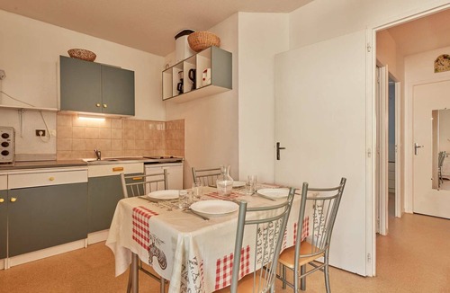 Barbotan-les-Thermes Apartment | Bright T2 in Barbotan with Wifi and pets allowed