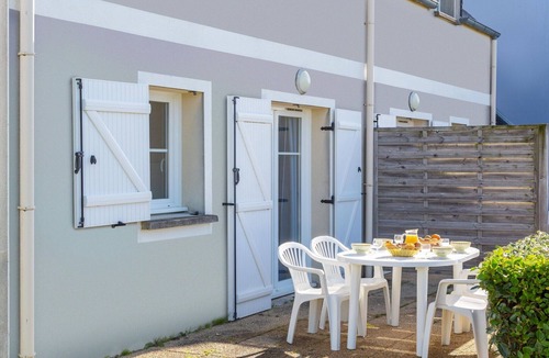 Saint-Nic Apartment | Brittany Flat with Atlantic View