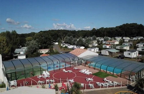 Saint-Christophe-du-Ligneron House | Camping 4 étoiles - Piscine - ccbg0fb