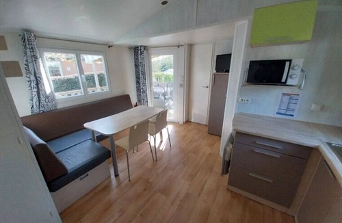 Saint-Christophe-du-Ligneron House | Camping 4 étoiles - Piscine - ccbg0ga