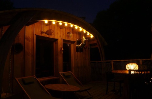 Saint-Germain-les-Vergnes Cabin | Cabane sur Pilotis au Dessus de L'étang, Déconnexion et Cocooning Assuré !