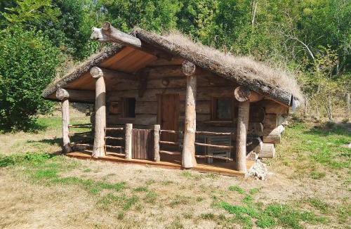 Montcuq Ski Chalet | cabane de trappeur