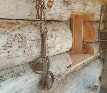Montcuq Ski Chalet | cabane de trappeur