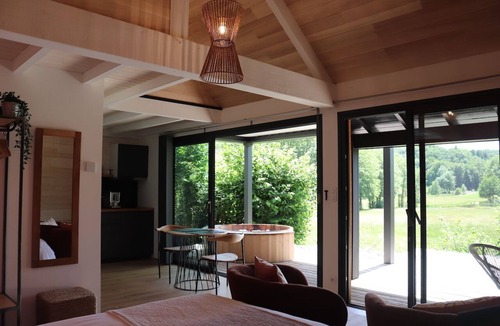 Champs-sur-Tarentaine-Marchal Ski Chalet | Cabane-SPA Écrin d'Auvergne offers top-of-the-range Lodges with PRIVATIVE SPA