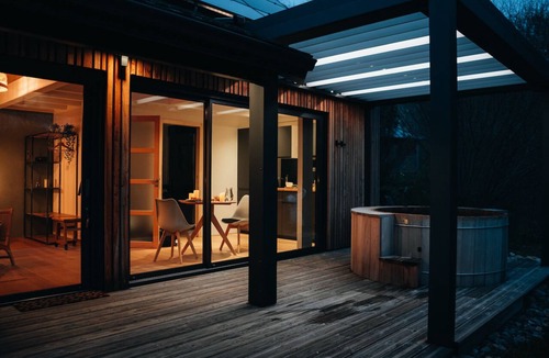 Champs-sur-Tarentaine-Marchal Ski Chalet | Cabane-SPA Écrin d'Auvergne offers top-of-the-range Lodges with PRIVATIVE SPA