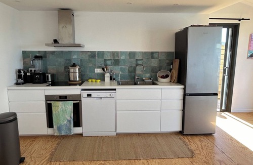 Le Pradet House | Cabanon Moderne, les Pieds Dans L'eau