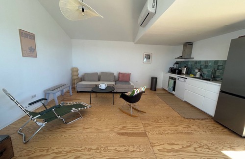 Le Pradet House | Cabanon Moderne, les Pieds Dans L'eau