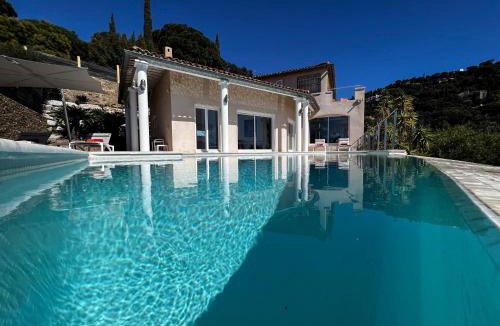 Le Rayol Villa | Cactus - Villa avec piscine, vue sublime, Salle de jeux - by TGB