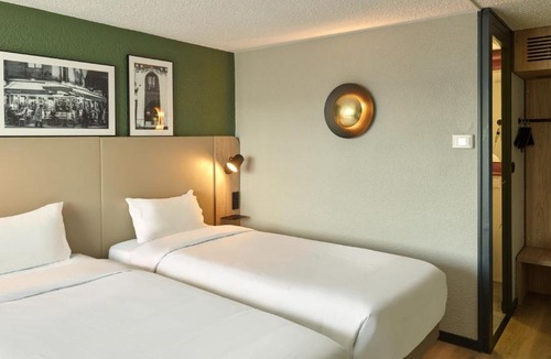 Saint-Laurent-de-Mure Hotel | Campanile NATURE - Lyon Aéroport